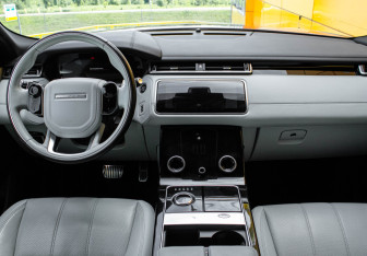 Подержанный автомобиль Land Rover Range Rover Velar 2018 года (10 фото)