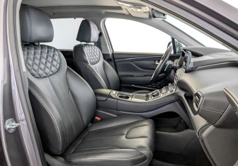 Подержанный автомобиль Hyundai Santa Fe 2023 года (24 фото)