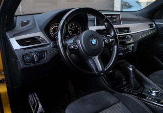 Подержанный автомобиль BMW X2 2017 года (13 фото)