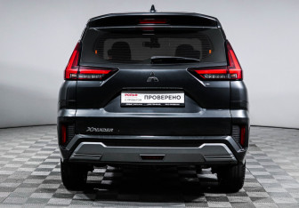 Подержанный автомобиль Mitsubishi Xpander 2022 года (6 фото)