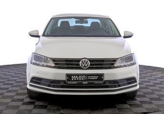 Подержанный автомобиль Volkswagen Jetta Sedan 2016 года (2 фото)