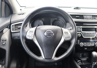 Подержанный автомобиль Nissan Qashqai 2018 года (14 фото)