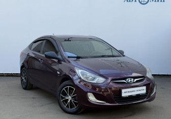 Подержанный автомобиль Hyundai Solaris Sedan 2011 года (3 фото)