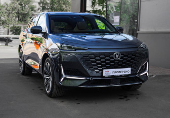 Подержанный автомобиль Changan UNI-K 2024 года (3 фото)