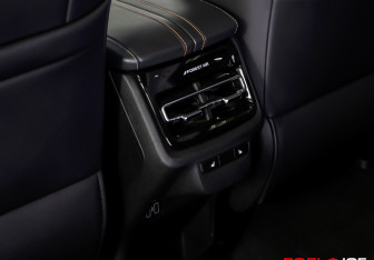 Подержанный автомобиль Changan UNI-K 2023 года (16 фото)