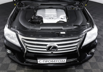Подержанный автомобиль Lexus LX 2012 года (9 фото)