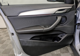 Подержанный автомобиль BMW X2 2020 года (19 фото)