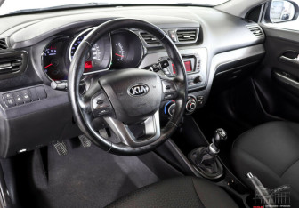 Подержанный автомобиль Kia Rio Sedan 2014 года (9 фото)