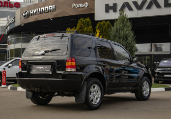 Подержанный автомобиль Ford Escape 2002 года (4 фото)