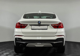 Подержанный автомобиль BMW X4 2017 года (4 фото)