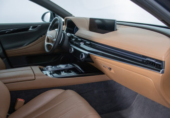 Подержанный автомобиль Genesis G80 2022 года (9 фото)