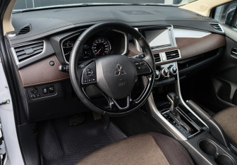 Подержанный автомобиль Mitsubishi Xpander 2022 года (12 фото)