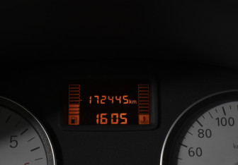 Подержанный автомобиль Renault Sandero 2011 года (10 фото)