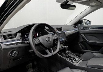 Подержанный автомобиль Skoda Superb Liftback 2025 года (15 фото)