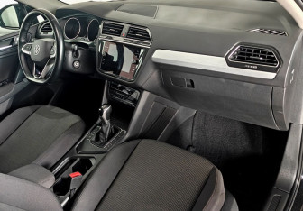 Подержанный автомобиль Volkswagen Tiguan 2021 года (10 фото)