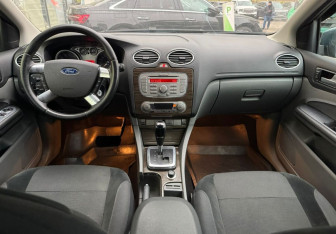 Подержанный автомобиль Ford Focus Sedan 2008 года (9 фото)