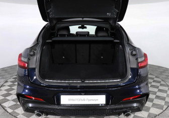 Подержанный автомобиль BMW X4 2019 года (9 фото)