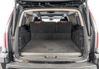 Подержанный автомобиль Cadillac Escalade Suv 2018 года (10 фото)