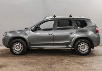 Подержанный автомобиль Nissan Terrano 2016 года (8 фото)