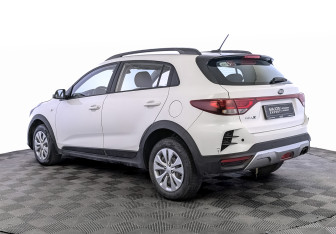 Подержанный автомобиль Kia Rio Hatchback 2021 года (7 фото)