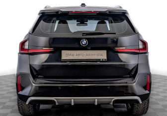 Подержанный автомобиль BMW X1 2025 года (6 фото)