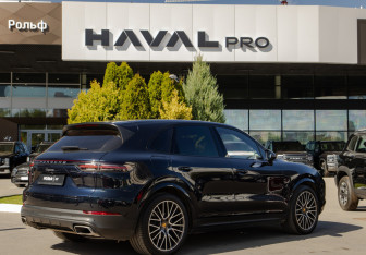 Подержанный автомобиль Porsche Cayenne 2018 года (4 фото)