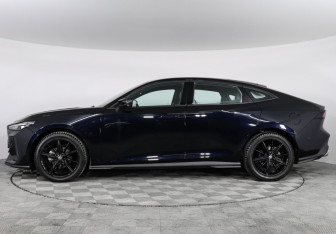 Подержанный автомобиль Changan UNI-V 2023 года (8 фото)