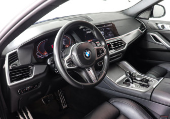 Подержанный автомобиль BMW X6 2021 года (12 фото)
