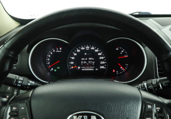 Подержанный автомобиль Kia Sorento 2012 года (11 фото)