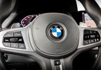 Подержанный автомобиль BMW X6 2022 года (27 фото)