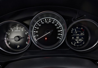 Подержанный автомобиль Mazda CX-5 2020 года (16 фото)