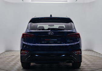 Подержанный автомобиль Hyundai Santa Fe 2019 года (4 фото)