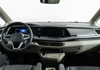 Подержанный автомобиль Volkswagen Multivan 2022 года (7 фото)