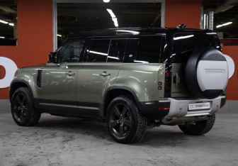 Подержанный автомобиль Land Rover Defender Suv 2021 года (7 фото)