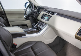 Подержанный автомобиль Land Rover Range Rover Sport 2015 года (9 фото)