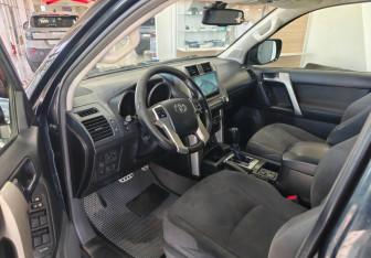Подержанный автомобиль Toyota Land Cruiser Prado 2013 года (11 фото)
