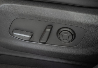Подержанный автомобиль Kia Carnival 2022 года (15 фото)