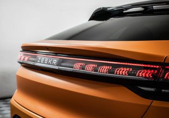 Подержанный автомобиль Zeekr 001 2023 года (23 фото)