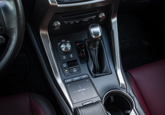 Подержанный автомобиль Lexus NX 2018 года (16 фото)