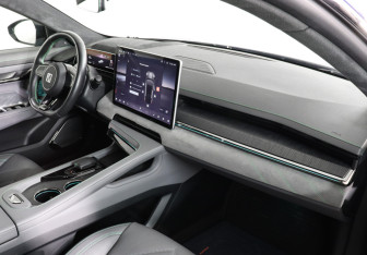 Подержанный автомобиль Zeekr 001 2023 года (10 фото)