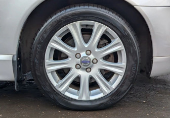 Подержанный автомобиль Volvo S80 2011 года (16 фото)