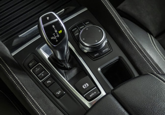 Подержанный автомобиль BMW X6 2018 года (19 фото)