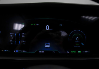 Подержанный автомобиль Voyah Free 2023 года (11 фото)