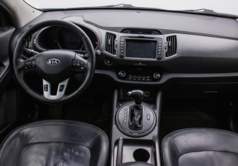 Подержанный автомобиль Kia Sportage 2011 года (13 фото)
