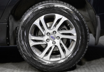 Подержанный автомобиль Volvo XC60 2014 года (24 фото)