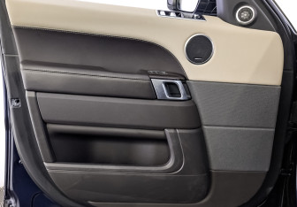 Подержанный автомобиль Land Rover Range Rover Sport 2021 года (19 фото)