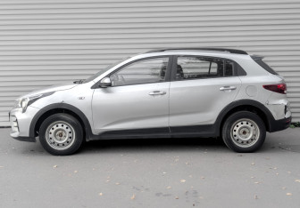 Подержанный автомобиль Kia Rio Hatchback 2021 года (8 фото)