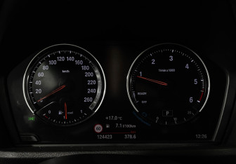 Подержанный автомобиль BMW X1 2018 года (13 фото)