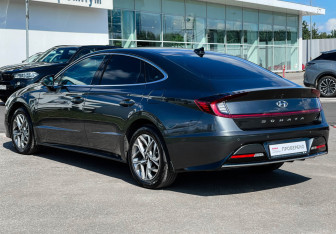 Подержанный автомобиль Hyundai Sonata 2020 года (7 фото)
