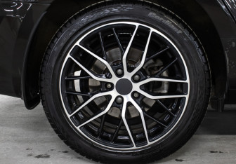 Подержанный автомобиль Skoda Superb Liftback 2012 года (23 фото)